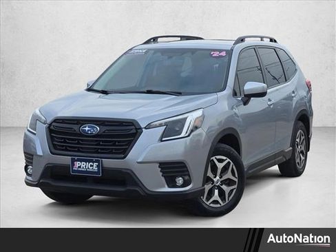 Used 2024 Subaru Forester Premium AWD/4WD image 1