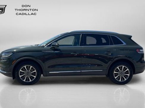Used 2022 Lincoln Nautilus Reserve AWD/4WD image 2