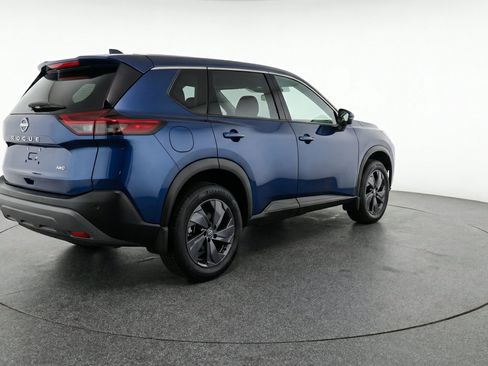 Used 2025 Nissan Rogue SV FWD image 9