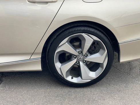 Certified 2018 Honda Accord Touring image 30