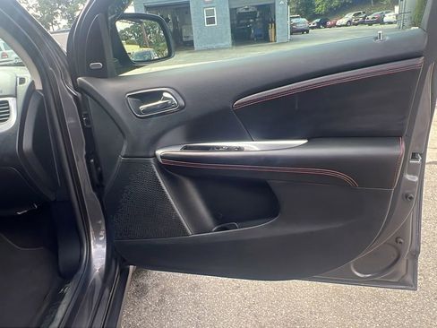 Used 2015 Dodge Journey R/T w/ Flexible Seating Group image 31