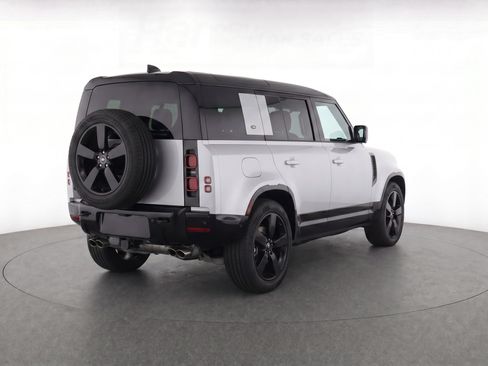 Used 2023 Land Rover Defender 110 V8 AWD/4WD image 4