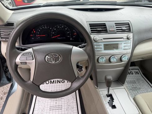 Used 2009 Toyota Camry LE FWD image 11