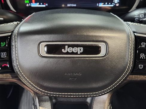 Used 2023 Jeep Grand Cherokee Overland w/ Luxury Tech Group IV AWD/4WD image 52