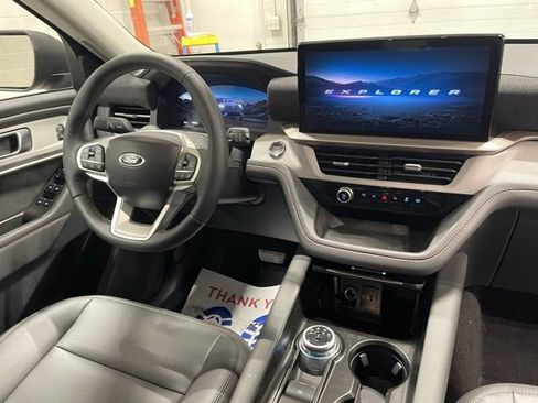 New 2026 Ford Explorer Active AWD/4WD image 17