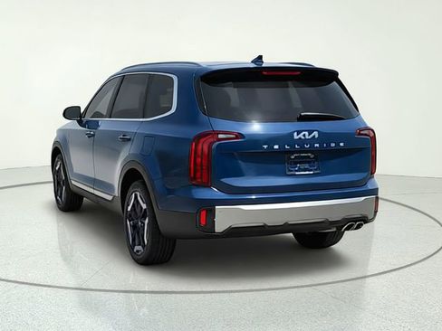 Certified 2024 Kia Telluride S w/ S Sunroof Package FWD image 4