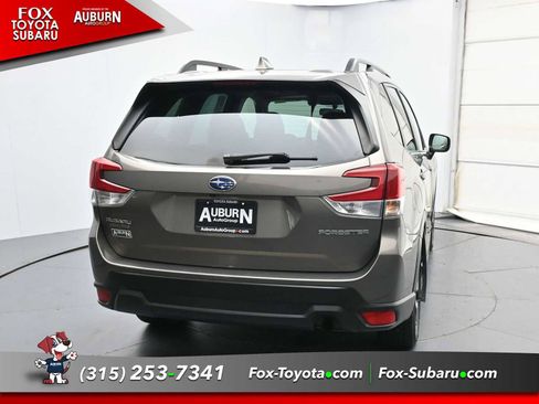 Used 2021 Subaru Forester Premium AWD/4WD image 4