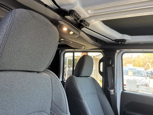 New 2026 Jeep Gladiator Sport image 15