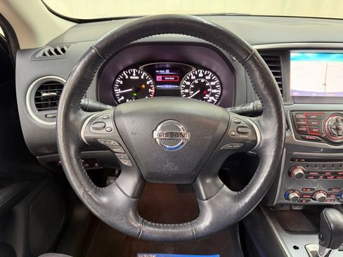Used 2019 Nissan Pathfinder SL AWD/4WD image 25