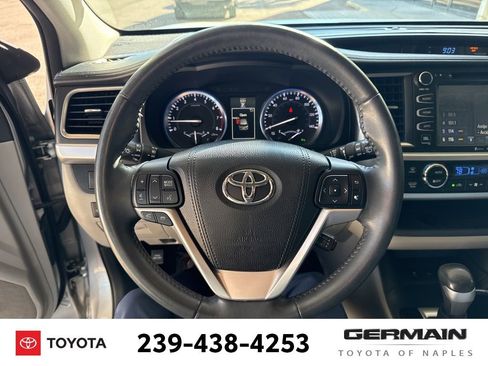 Used 2016 Toyota Highlander Limited image 21