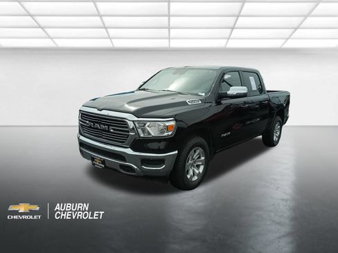 Used 2024 RAM 1500 Laramie AWD/4WD image 7