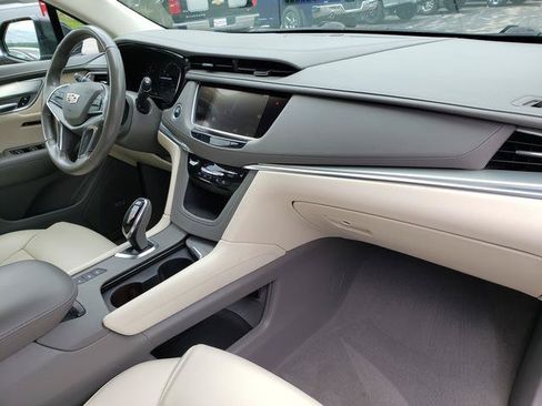 Used 2018 Cadillac XT5 Luxury w/ Driver Awareness Package AWD/4WD image 20