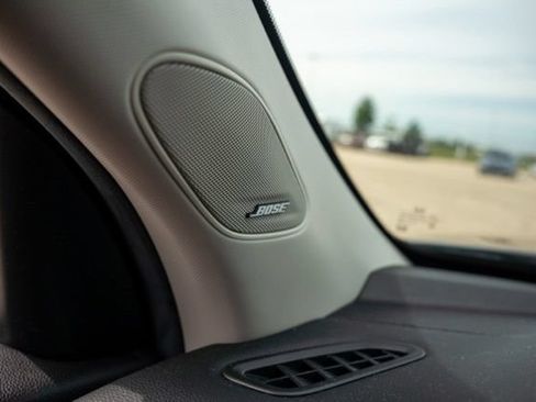 Used 2025 Honda Pilot Touring image 18
