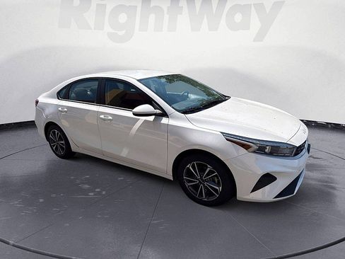 Used 2023 Kia Forte LXS FWD image 7