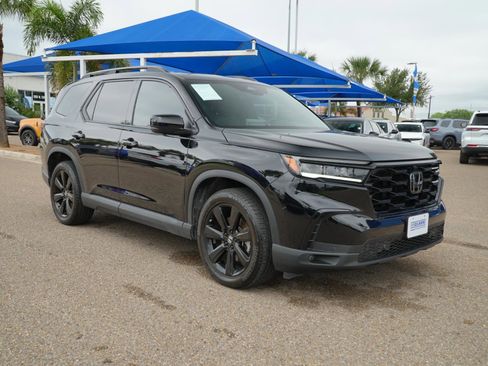 Used 2025 Honda Pilot Black Edition image 3