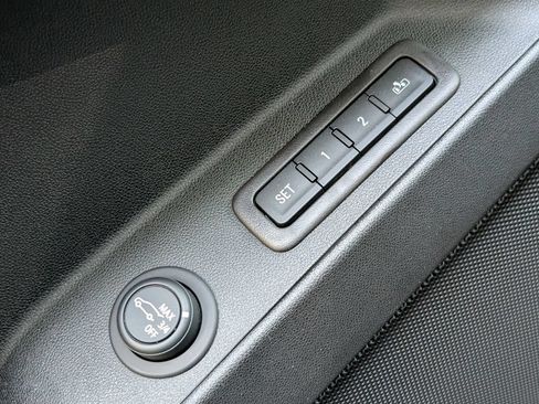 Used 2021 Chevrolet Equinox Premier FWD image 34