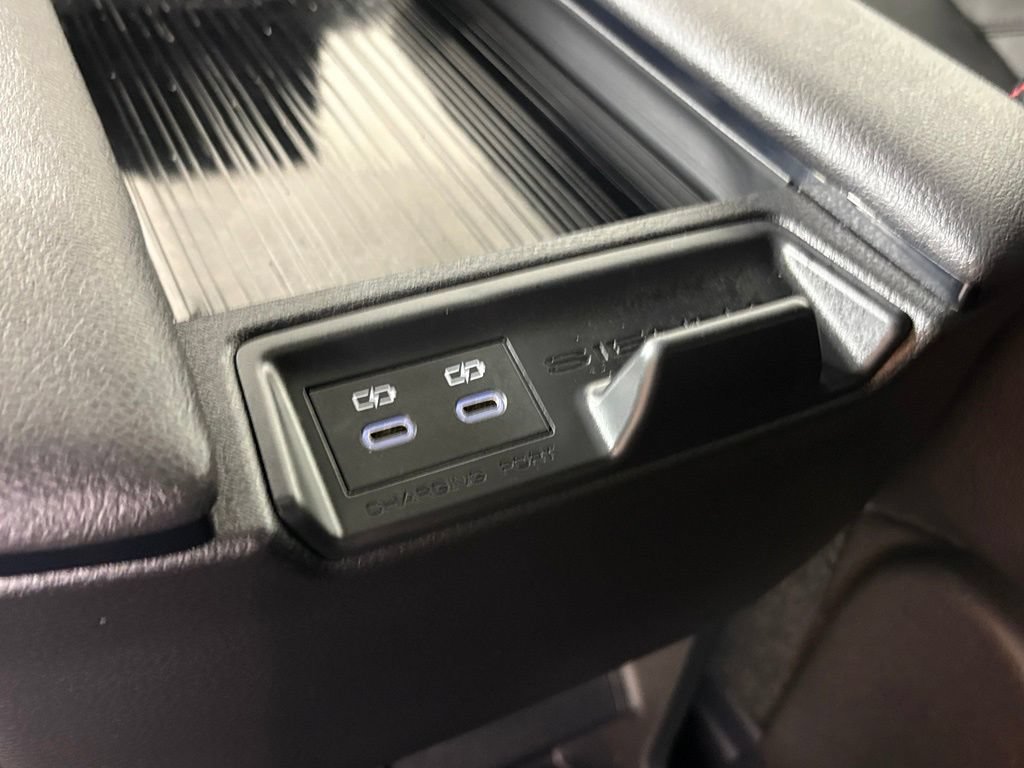 Used 2025 Toyota Sienna XSE AWD/4WD image 39