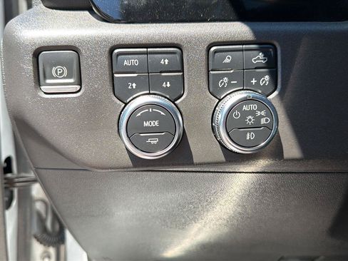 Used 2022 GMC Sierra 1500 Elevation w/ Elevation Premium Package AWD/4WD image 19