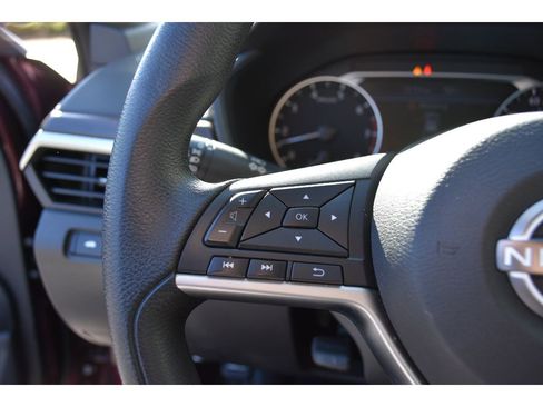 Used 2024 Nissan Altima 2.5 SV image 19