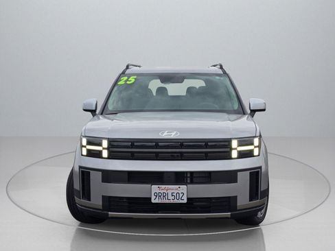 Used 2025 Hyundai Santa Fe Limited image 2