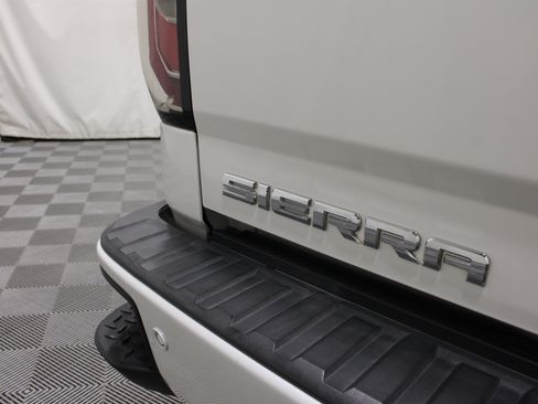 Used 2017 GMC Sierra 1500 Denali w/ Denali Ultimate Package AWD/4WD image 27
