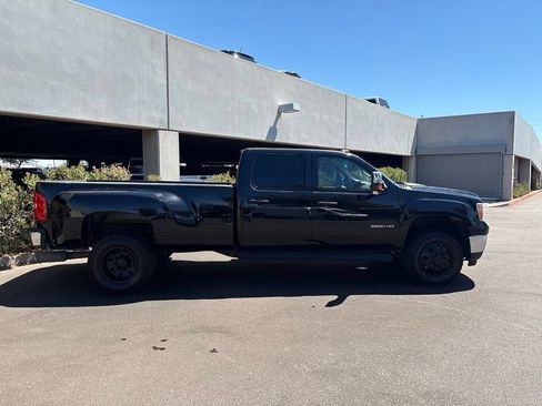 Used 2011 GMC Sierra 3500 SLE w/ SLE Preferred Package AWD/4WD image 3