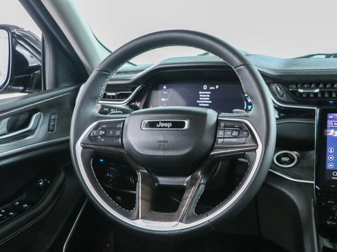 Used 2023 Jeep Grand Cherokee 30th Anniversary AWD/4WD image 12