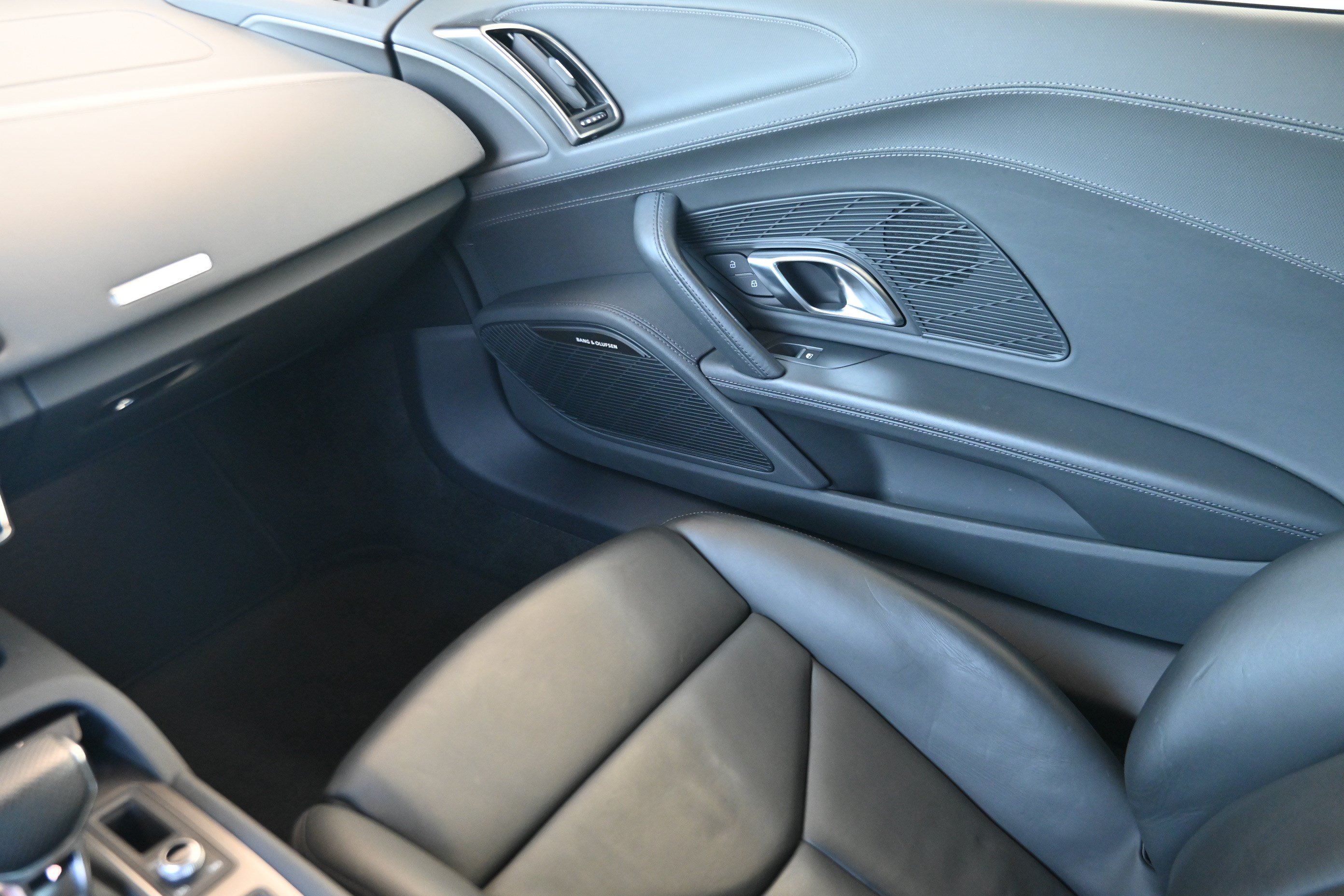 Used 2022 Audi R8 V10 performance RWD image 25