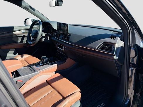 Used 2021 Audi Q5 Prestige image 14