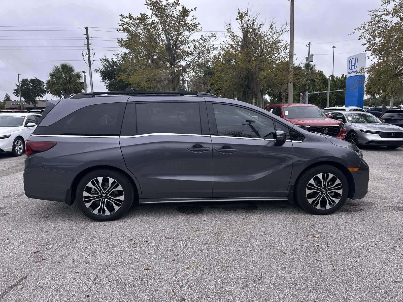 Used 2025 Honda Odyssey Elite image 7