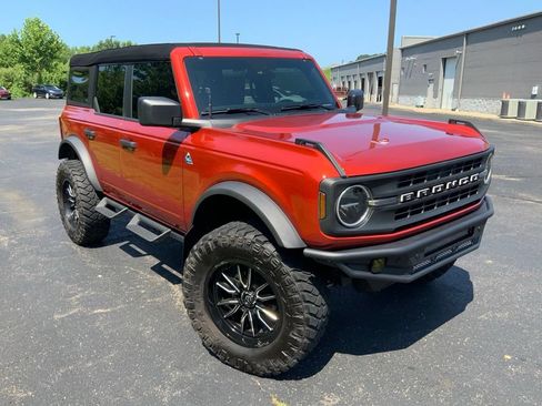Used 2024 Ford Bronco Black Diamond AWD/4WD image 2