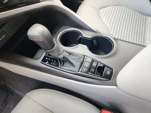 Used 2024 Toyota Camry SE FWD image 19