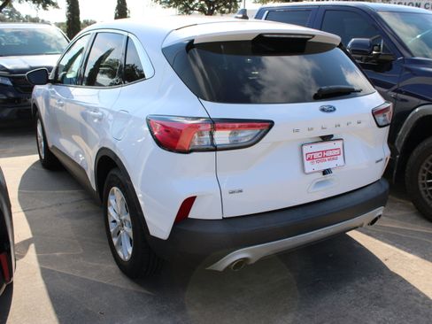 Used 2020 Ford Escape SE FWD image 6