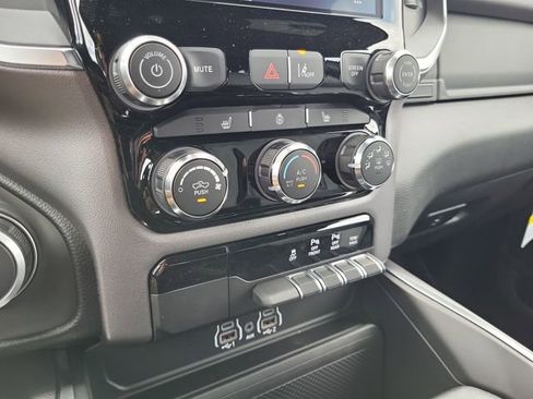 New 2026 RAM 1500 4x4 Crew Cab image 16