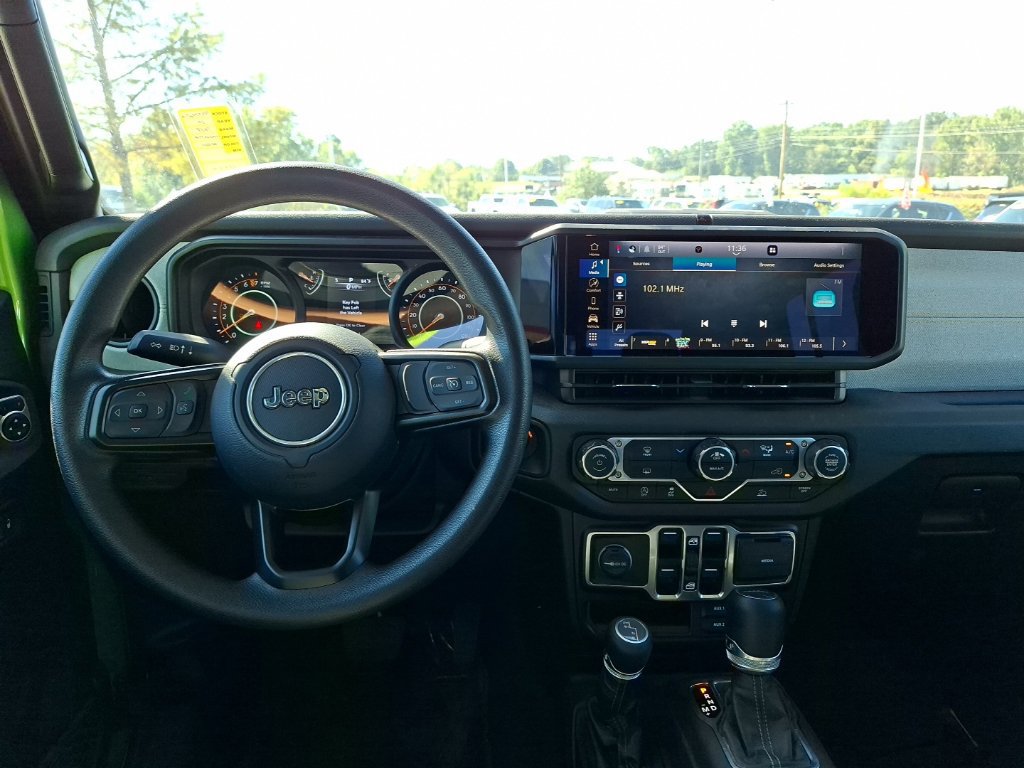 Used 2025 Jeep Gladiator Sport AWD/4WD image 24