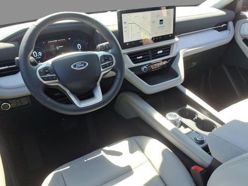New 2026 Ford Explorer Active w/ Active Comfort Package AWD/4WD image 6