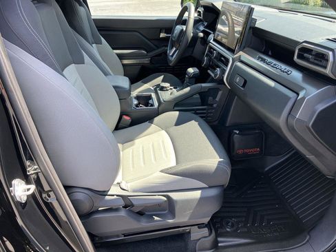 Used 2024 Toyota Tacoma TRD Sport image 33