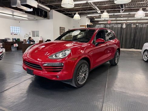 Used 2014 Porsche Cayenne Diesel AWD/4WD image 4