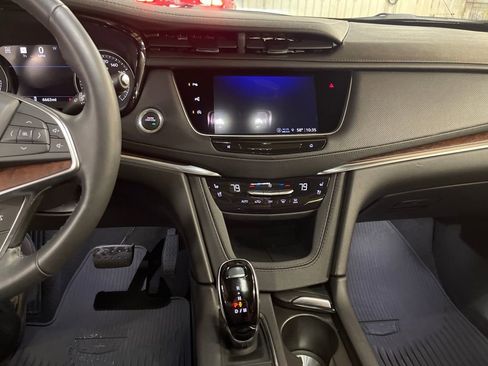 Used 2024 Cadillac XT5 Premium Luxury w/ Technology Package image 18