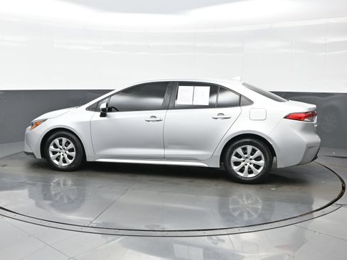 Used 2024 Toyota Corolla LE FWD image 3