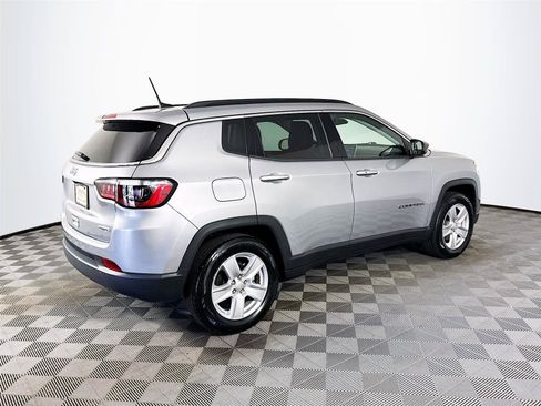 Used 2022 Jeep Compass Latitude FWD image 6