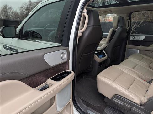 Certified 2022 Lincoln Navigator Reserve image 29