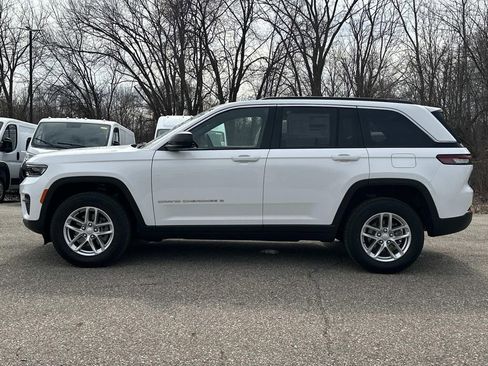 New 2026 Jeep Grand Cherokee Laredo image 5