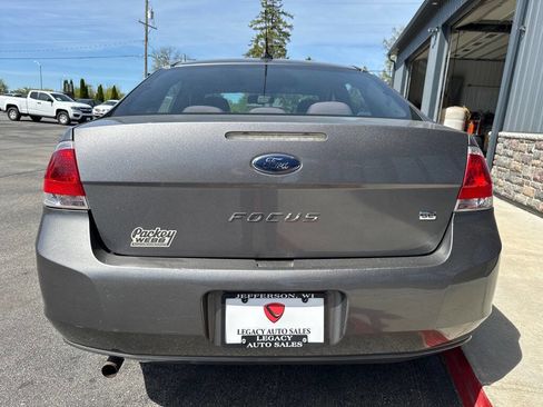 Used 2011 Ford Focus SE w/ 201A Rapid Spec Order Code FWD image 4