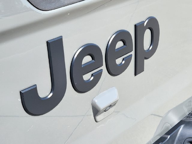 Used 2020 Jeep Gladiator Sport AWD/4WD image 11