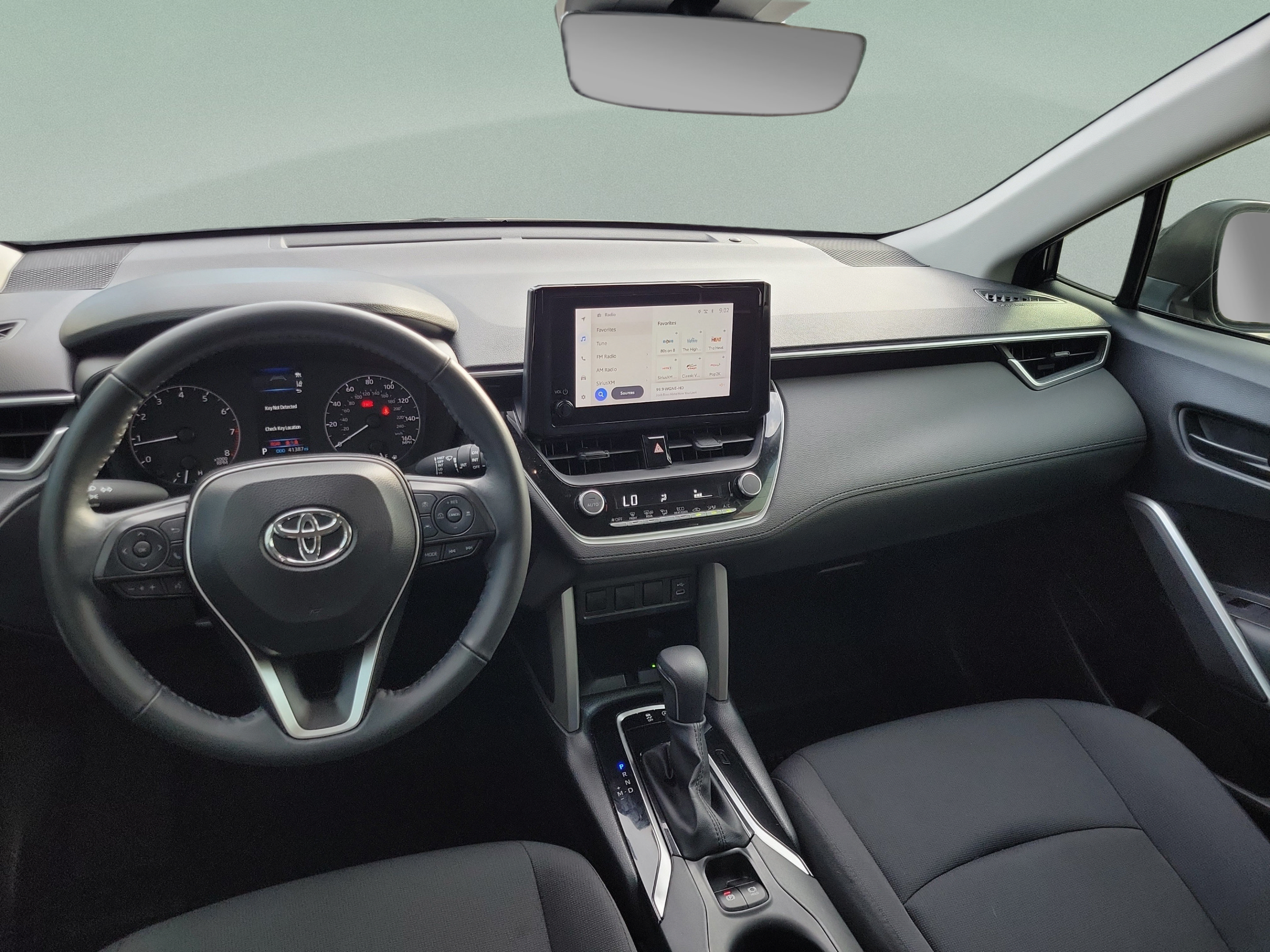 Used 2024 Toyota Corolla Cross LE FWD image 22