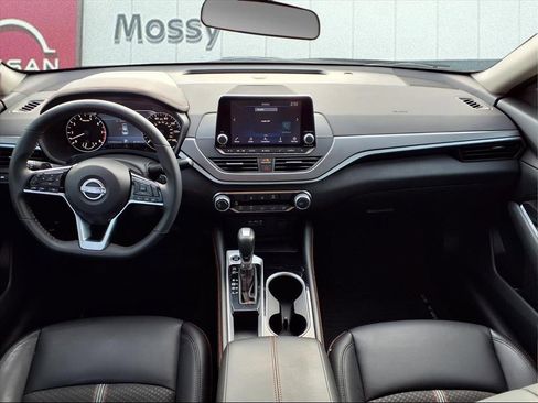 Used 2024 Nissan Altima 2.5 SR image 16