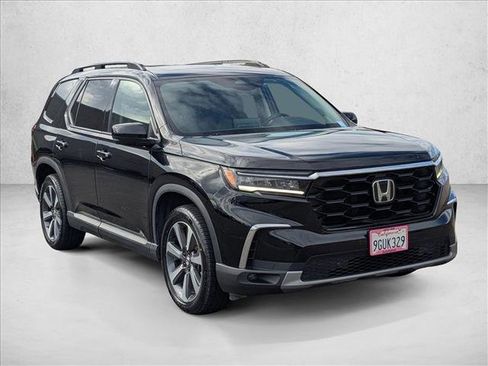 Certified 2023 Honda Pilot Touring image 3
