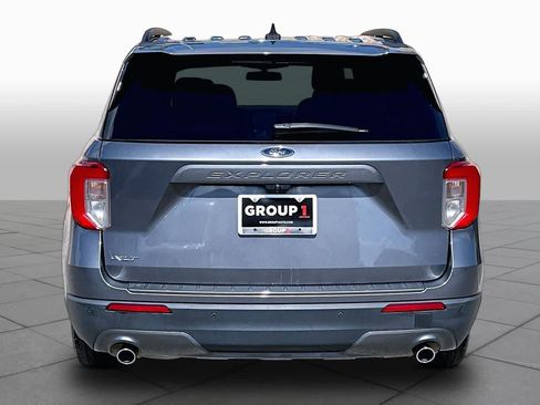 Used 2022 Ford Explorer XLT w/ Equipment Group 202A RWD image 8