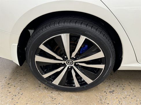 Used 2020 Nissan Altima 2.5 SR AWD/4WD image 17
